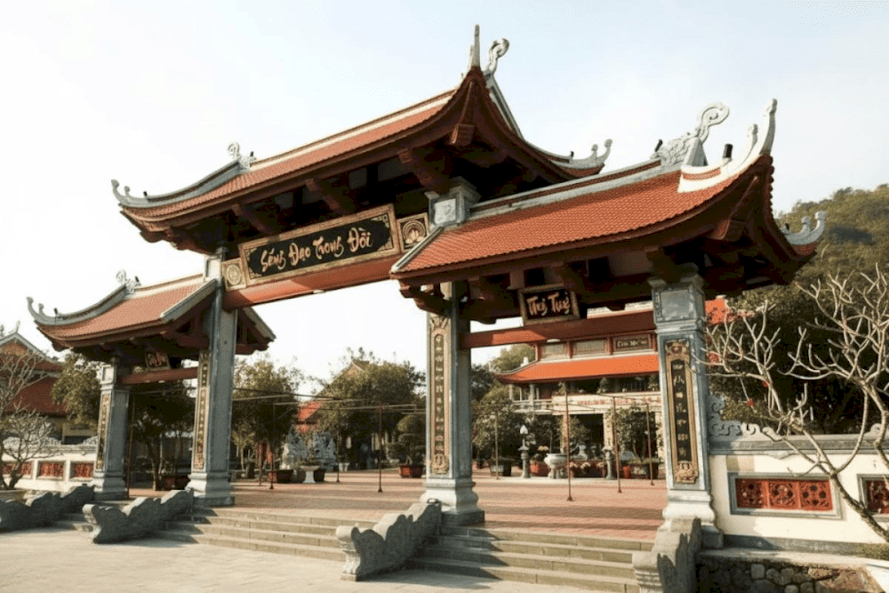 Ch&ugrave;a Đại Tuệ - Ng&ocirc;i ch&ugrave;a với kiến tr&uacute;c độc đ&aacute;o tại Nam Đ&agrave;n.